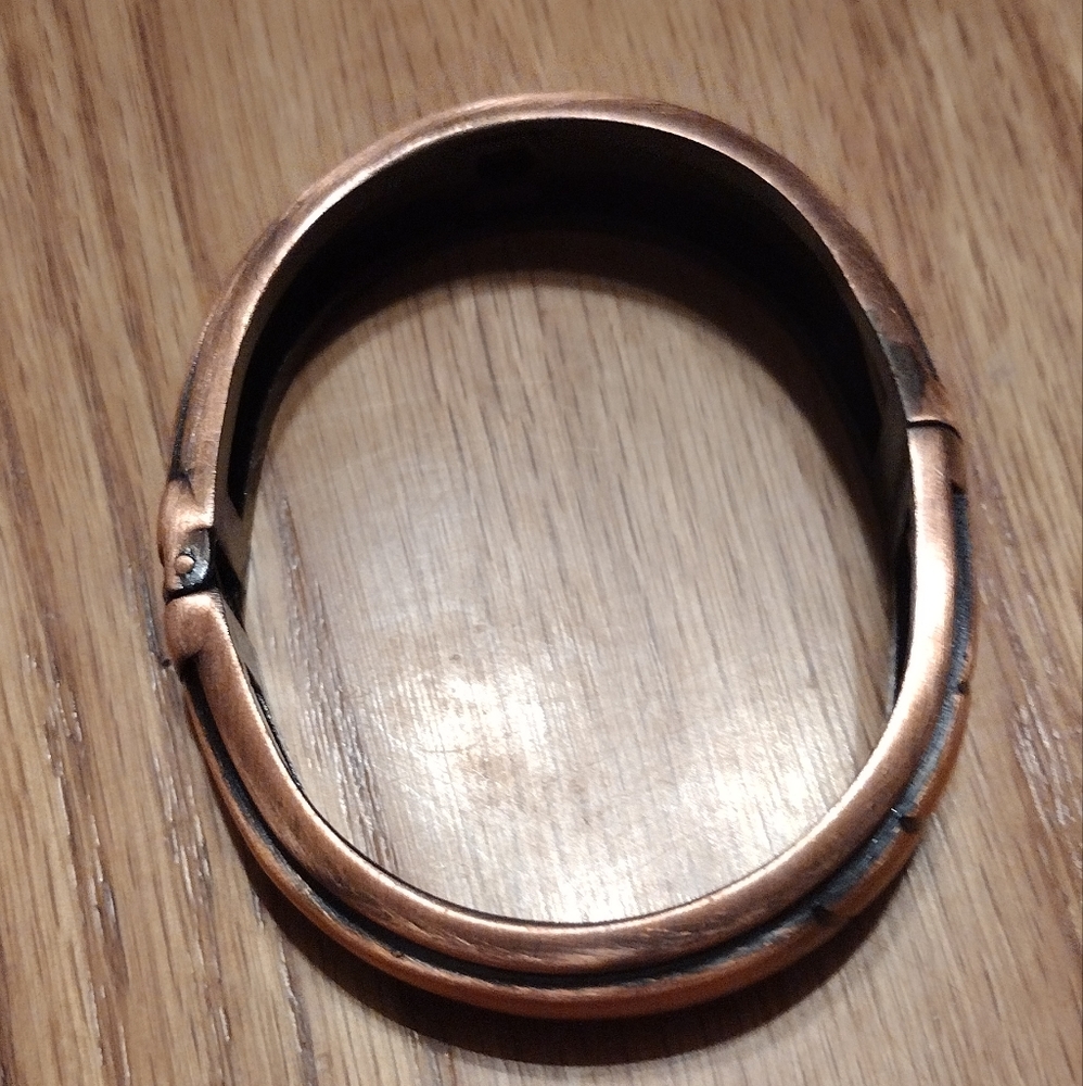 Heavy solid copper cuff bracelet - Picture 9 of 16